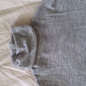H&M 100% Merino wool turtleneck XS heather gray
